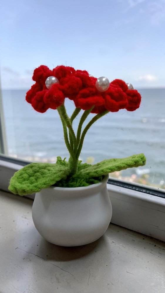 Flor decorativa em crochê com vaso plástico 10cm - Sortida - Imagem 2